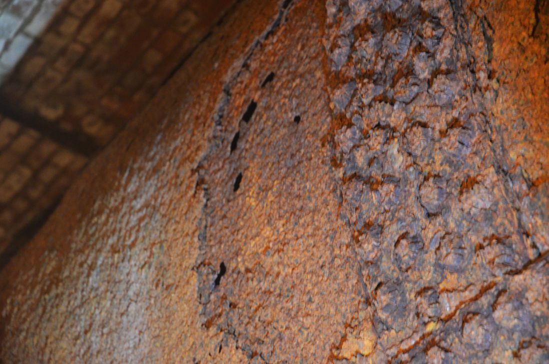 Detail of the pipe's rust<br/>